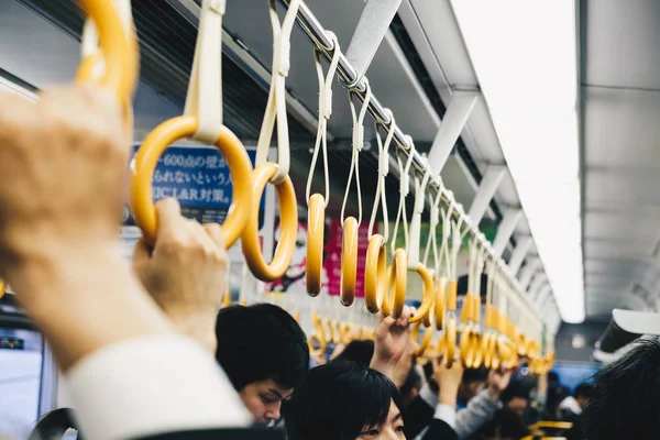 Passagier Hand Houden Greep Plafond Van Trein Vervoer Concept — Stockfoto