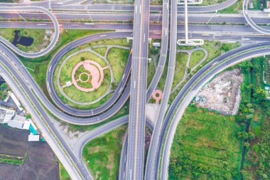 Kavşak trafik yol hava görünümünde sabah taşıma Industrail