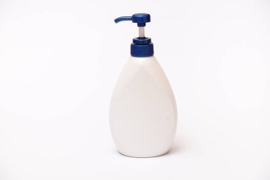 Kozmetik duş ve şampuan şişesi boş ambalaj