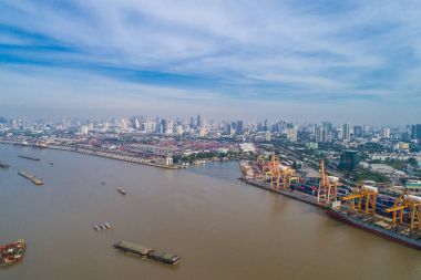 Havadan görünümü gemi Bahçe konteyner port Limanı içinde terminal