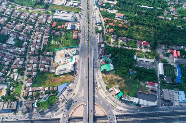 Tráfego rotunda círculo estrada vista aérea — Fotografia de Stock