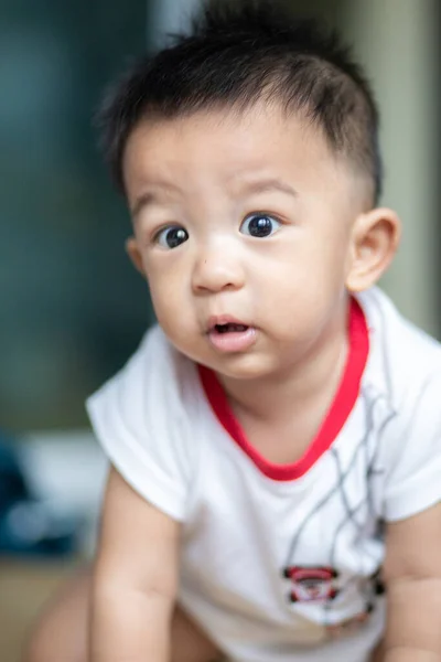 Adorabile Neonato Bambino Ragazzo Accogliente Stanza Mese Asiatico Ragazzo — Foto Stock