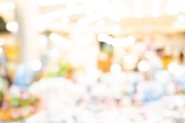 Bulanık bokeh insanlar süpermarketten alışveriş yapıyor modernticaret geçmişi