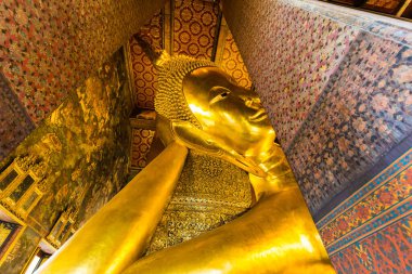 Wat Pho, Tayland 'da uzanan altın Budist heykeli