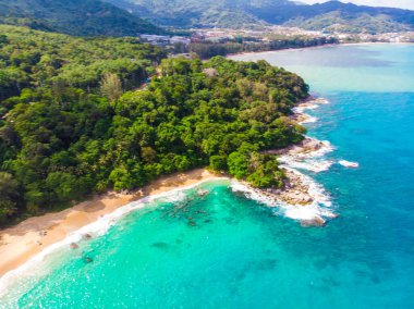 Deniz dalgası beyaz kumsal yaz tatili dinginlik arka plan hava görüntüsü