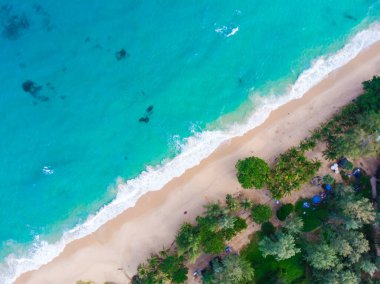 Deniz dalgası beyaz kumsal yaz tatili dinginlik arka plan hava görüntüsü
