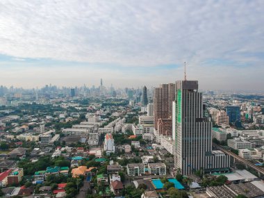 Bangkok Tayland 'ın merkezindeki hava manzaralı ofis binası.