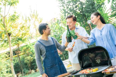 Middla grubu, yeşil prk mutlu bir hayat içinde emeklilik arkadaşı BBQ prty 'i rahatsız etti