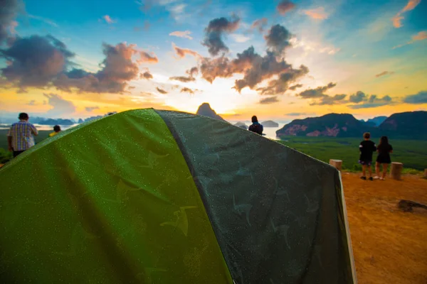 Tenda Campeggio Montagna Alba Cielo Colorato Con Nuvola Mattina Vista — Foto Stock