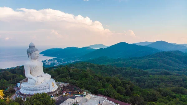 Big White Buddhist Monk Top Mountain Peak Sunrise Sky Aerial — Stock Photo, Image