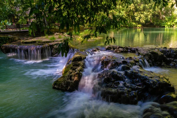 Водоспад Глибоких Тропічних Лісах Зеленим Ландшафтом Природи Дерев Фангзькому Таїланді — стокове фото