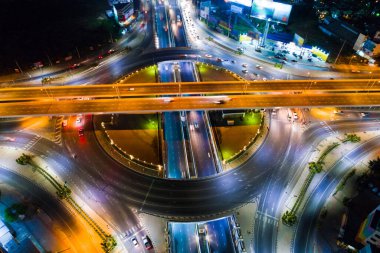 Üstgeçitten geçen trafik kavşağı karayolu taşıma arkaplanı