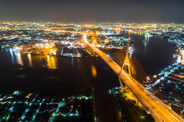 Autobahnbrücke Bei Nacht Mit Licht Des Verkehrs Luftaufnahme — Stockfoto