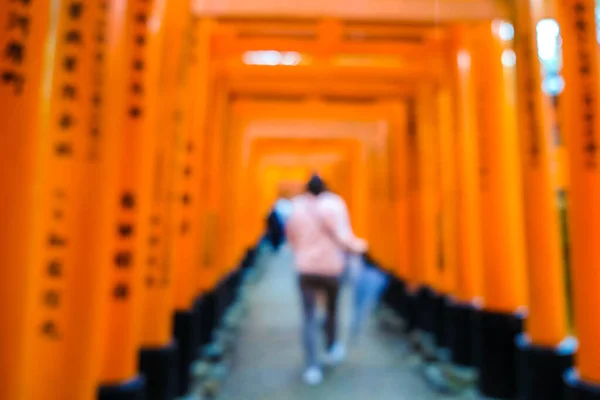 Άνθρωποι Περπατούν Στην Κόκκινη Πύλη Tori Στο Ναό Fuchimi Inari — Φωτογραφία Αρχείου