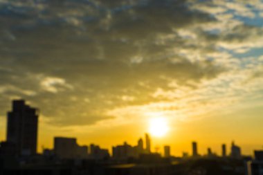 Silüet gün batımı binası Bulutlu renkli gökyüzü, Şehir manzarası arka planı