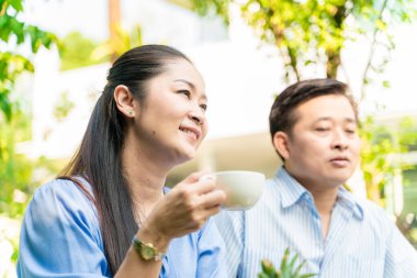 Green Park 'ta birkaç orta buluşma, orta çift randevusu.