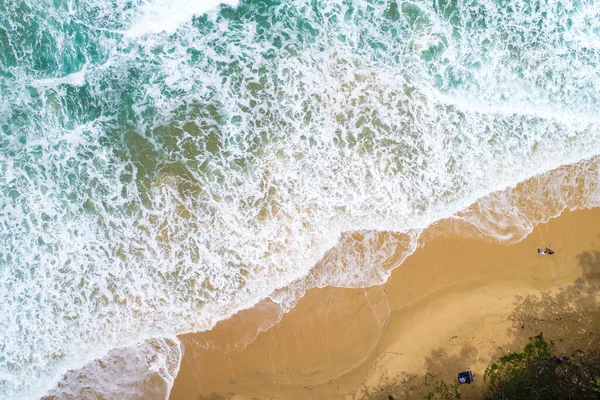 Flygfoto Stor Våg Havet Stranden Turkos Vatten Bakgrund Phuket Thailand — Stockfoto