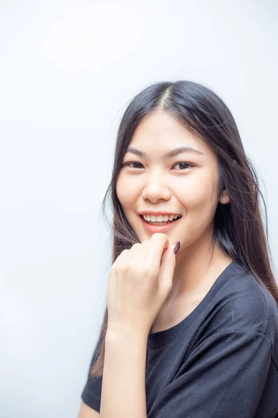 Linda Feliz Asiático Mulheres Retrato Sorrindo Vestindo Camisa Preta Fundo — Fotografia de Stock