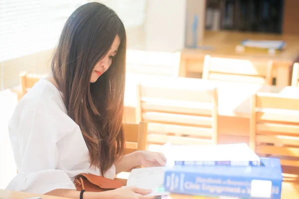 Asian Business Women Reading Book Library Education Concept — Stock Photo, Image