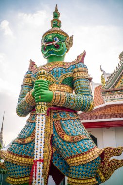 Wat Arun 'un şafak tapınağındaki dev heykel, Bangkok Tayland