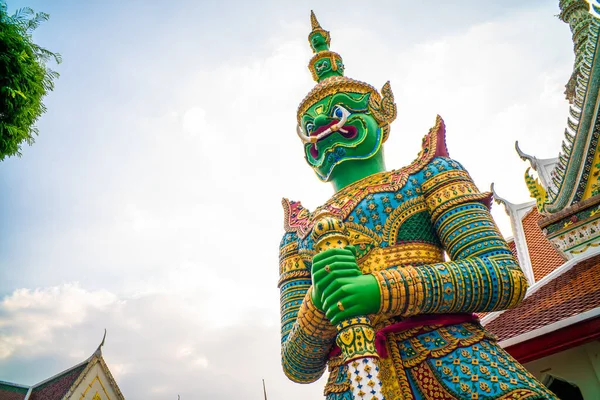 Giant Stand Statue Wat Arun Templeof Dawn Bangkok Thailand — Stock Photo, Image