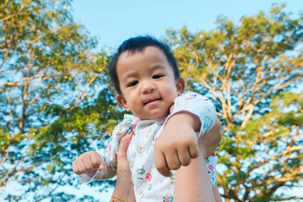 Infant Baby Boy Hold Mom Park Morning Light Healthy Life — Stock Photo, Image