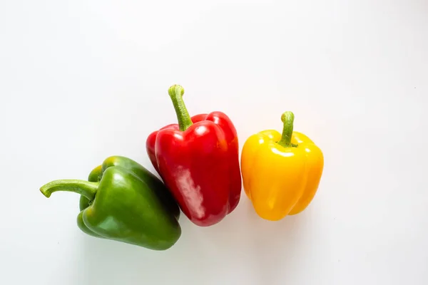 Süße Chilischote Aus Nächster Nähe Auf Weißem Hintergrund Buntes Gemüse — Stockfoto