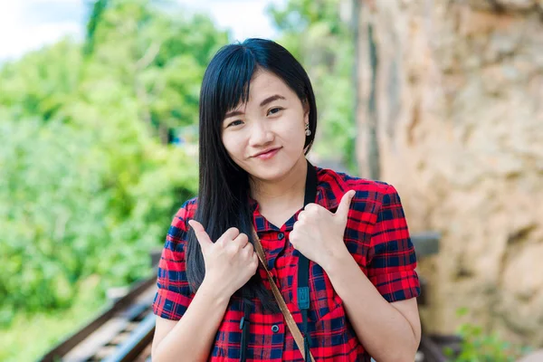 Belles Femmes Asiatiques Souriant Vert Parc Nature Plein Air Arrière — Photo