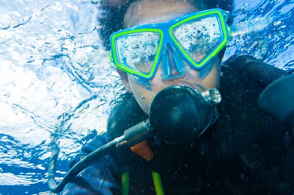 Plongée Sous Marine Homme Avec Masque Combinaison Sous Marine Prendre — Photo