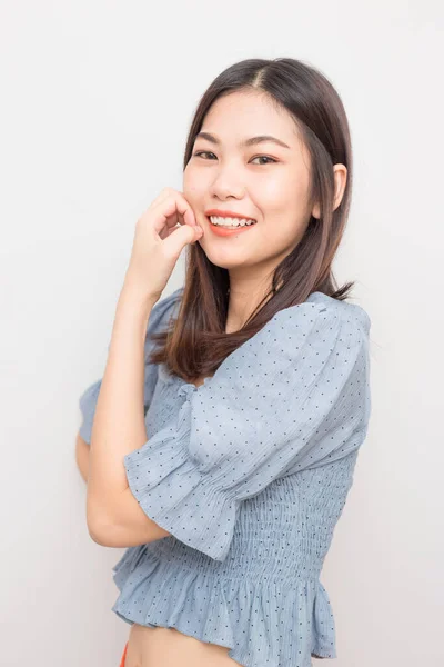 Lächelnd Schöne Asiatische Frauen Veröffentlichen Frisches Gesundes Leben Auf Weißem — Stockfoto