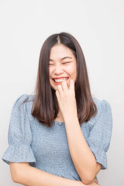 Sonriente Hermosa Asiática Mujeres Publicar Fresco Saludable Vida Blanco Fondo —  Fotos de Stock