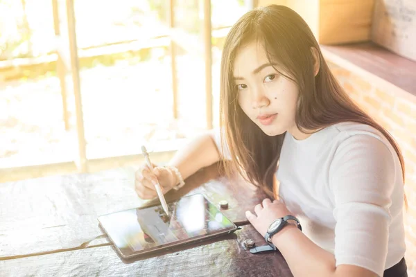 Business Asian Women Working Tablet Computer Sitting Local Coffee Shop — Stock Photo, Image