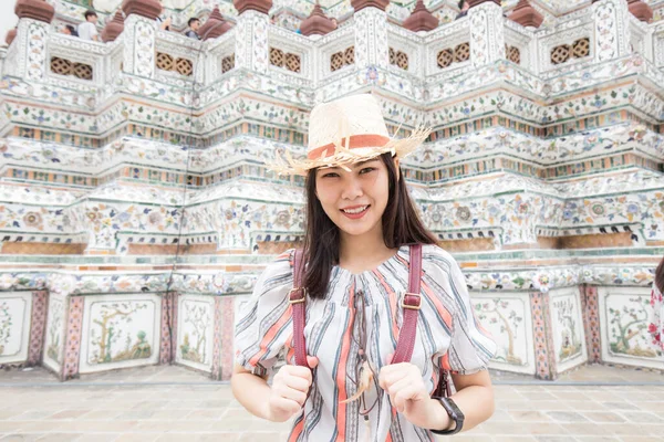 Giovane Viaggiatore Asiatico Donne Con Zaino Cappello Tour Piedi Nel — Foto Stock