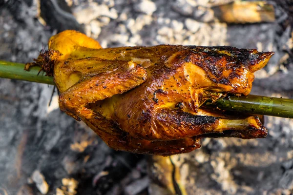 Grillad Grillad Hel Kyckling Grill Med Rök Lokal Lantlig Mat — Stockfoto