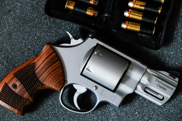 Revólver Metal 357 Magnum Pistola Con Chaqueta Punto Blando Bala — Foto de Stock