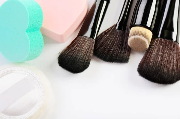 Makyaj fırça, Sünger kalp şekli ve toz puf bir beyaz b