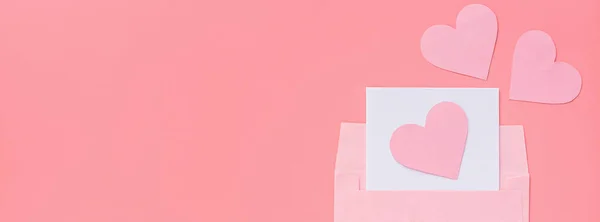 Fondo de San Valentín con hogar rosa. Colocación plana, vista superior, maqueta, plantilla, espacio para copiar. Composición abstracta mínima para la celebración del 14 de febrero — Foto de Stock