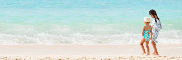 Two Little Girls Sandy Beach Summer Vacations Travel Tourism Concept — Stock Photo, Image