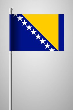 Bosna-Hersek bayrağı. Ulusal bayrak bayrak direği üzerinde. Isola