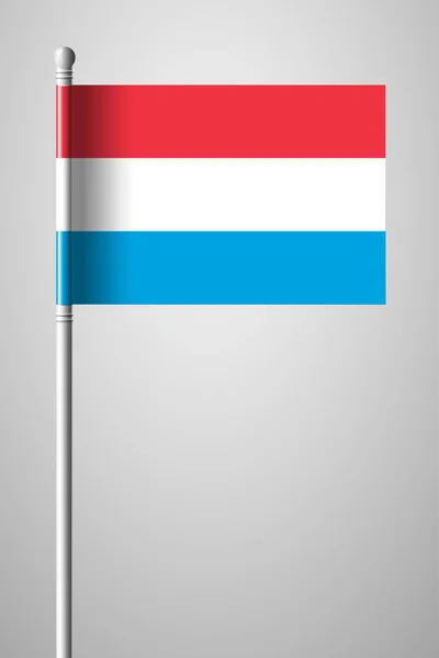 Vlag van Luxemburg. Nationale vlag op de vlaggenmast. Geïsoleerde Illustra — Stockvector