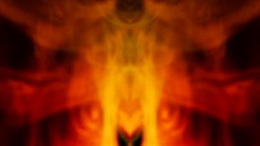 Karanlık bir zemin üzerinde kıvrımlı duman kabarcıkları, farklı renklerde ışık tarafından aydınlatılıyor..