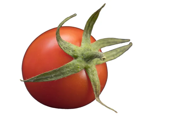 Tomates cerises douces et acides rouges vives avec pétioles et feuilles — Photo