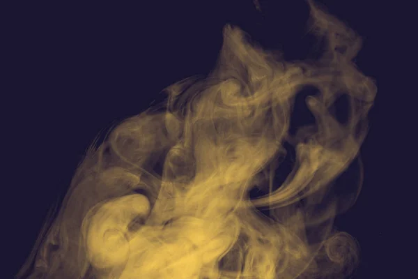 Fumée colorée fantaisie. Boucles et nuages de fumée colorée . — Photo