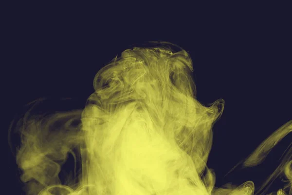 Fancy colored smoke. Curls and clouds of colored smoke. — Stockfoto