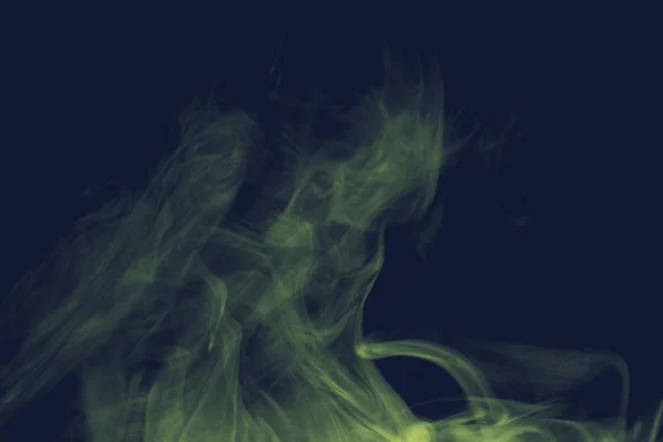 Fancy colored smoke. Curls and clouds of colored smoke. — Stockfoto