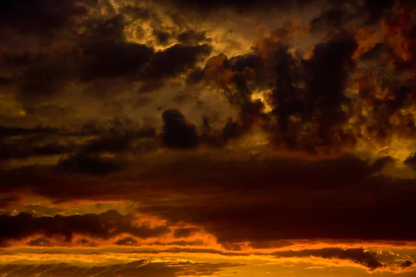 Dramatischer Himmel Mit Wolken Vor Dem Sturm — Stockfoto