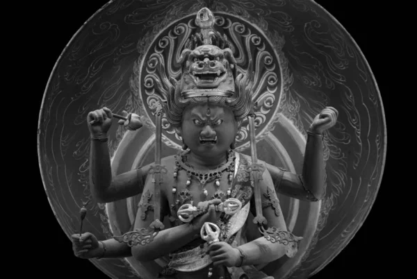 Japon ışık kralı heykeli 