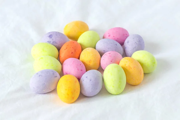 renkli çikolata Paskalya yumurtaları