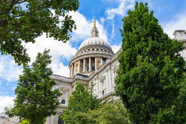 Mermer üzerinde eski kilise