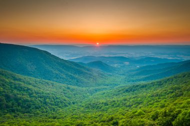 Günbatımı Blue Ridge ve Shenandoah Vadisi Hilal R gelen
